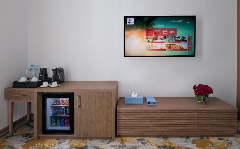 Crystal Inn Hotel - Alamein (Adults Only) 엘 알라메인 외부 사진 A television in a hotel room