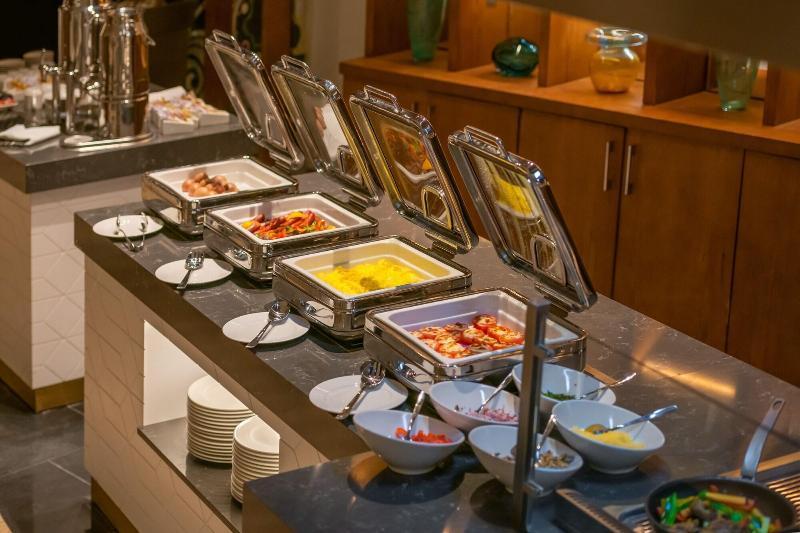 Crystal Inn Hotel - Alamein (Adults Only) 엘 알라메인 외부 사진 A chafing dish buffet