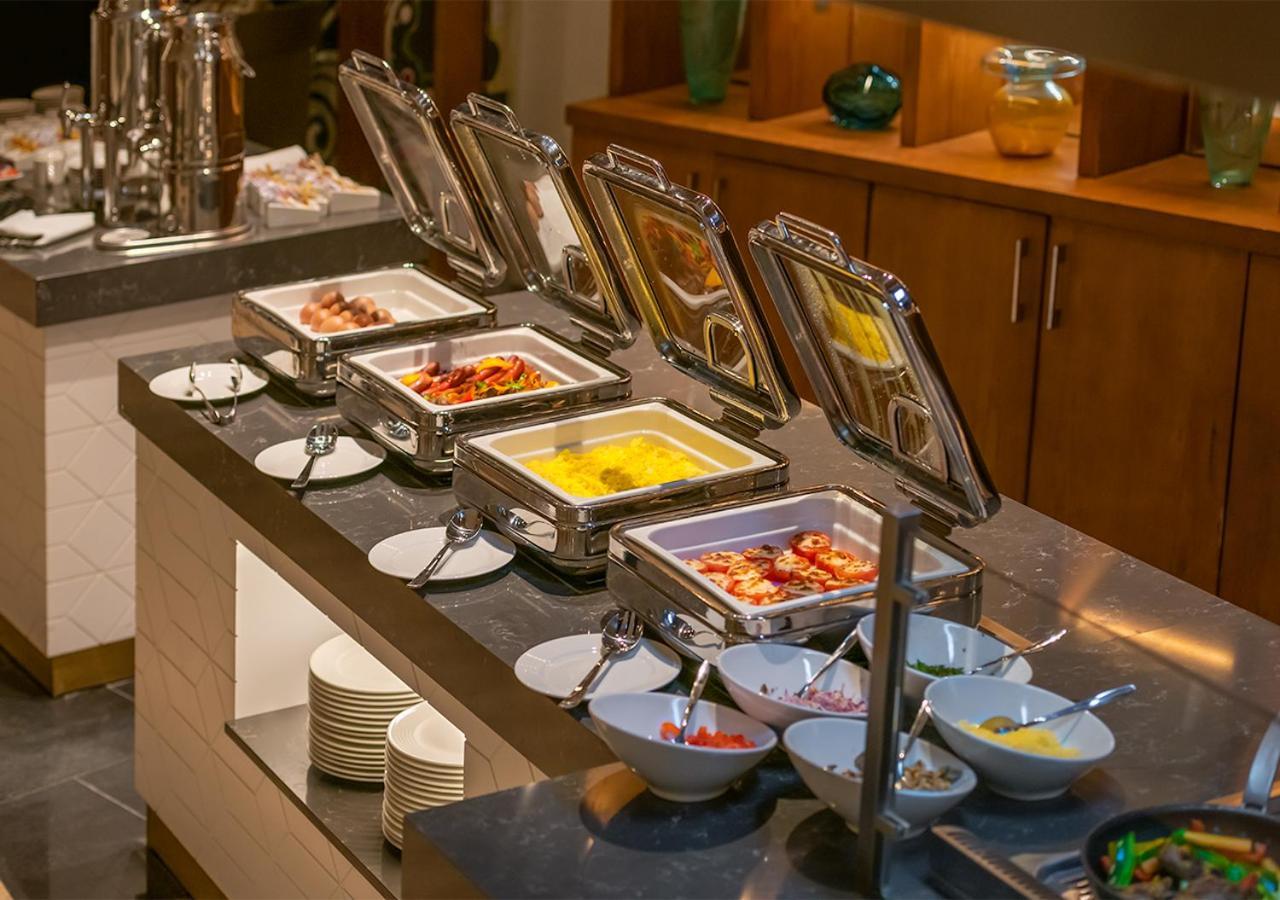 Crystal Inn Hotel - Alamein (Adults Only) 엘 알라메인 외부 사진 A chafing dish buffet